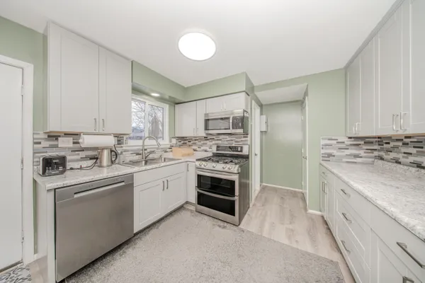 $233,000 | 249 Sheffield Drive, Saline, MI 48176