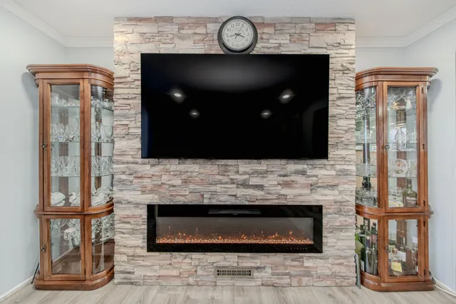 $242,000 | 249 Sheffield Drive, Saline, MI 48176