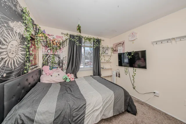 $242,000 | 249 Sheffield Drive, Saline, MI 48176