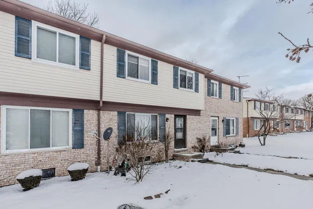 $242,000 | 249 Sheffield Drive, Saline, MI 48176