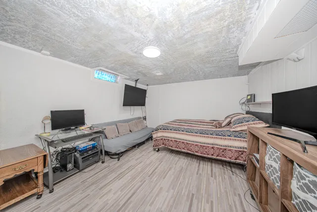 $242,000 | 249 Sheffield Drive, Saline, MI 48176