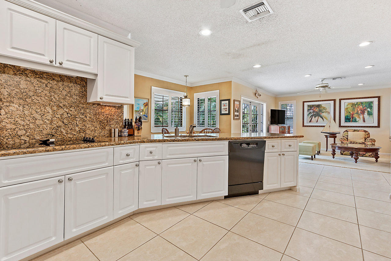 22449 Martella Avenue Boca Raton, FL 33433 - Photo 19 of 31 KITCHEN