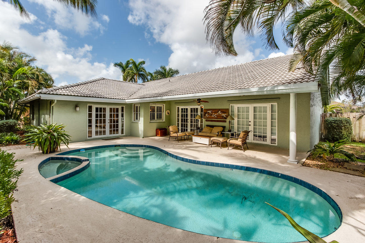 22449 Martella Avenue Boca Raton, FL 33433 - Photo 27 of 31 BACKYARD
