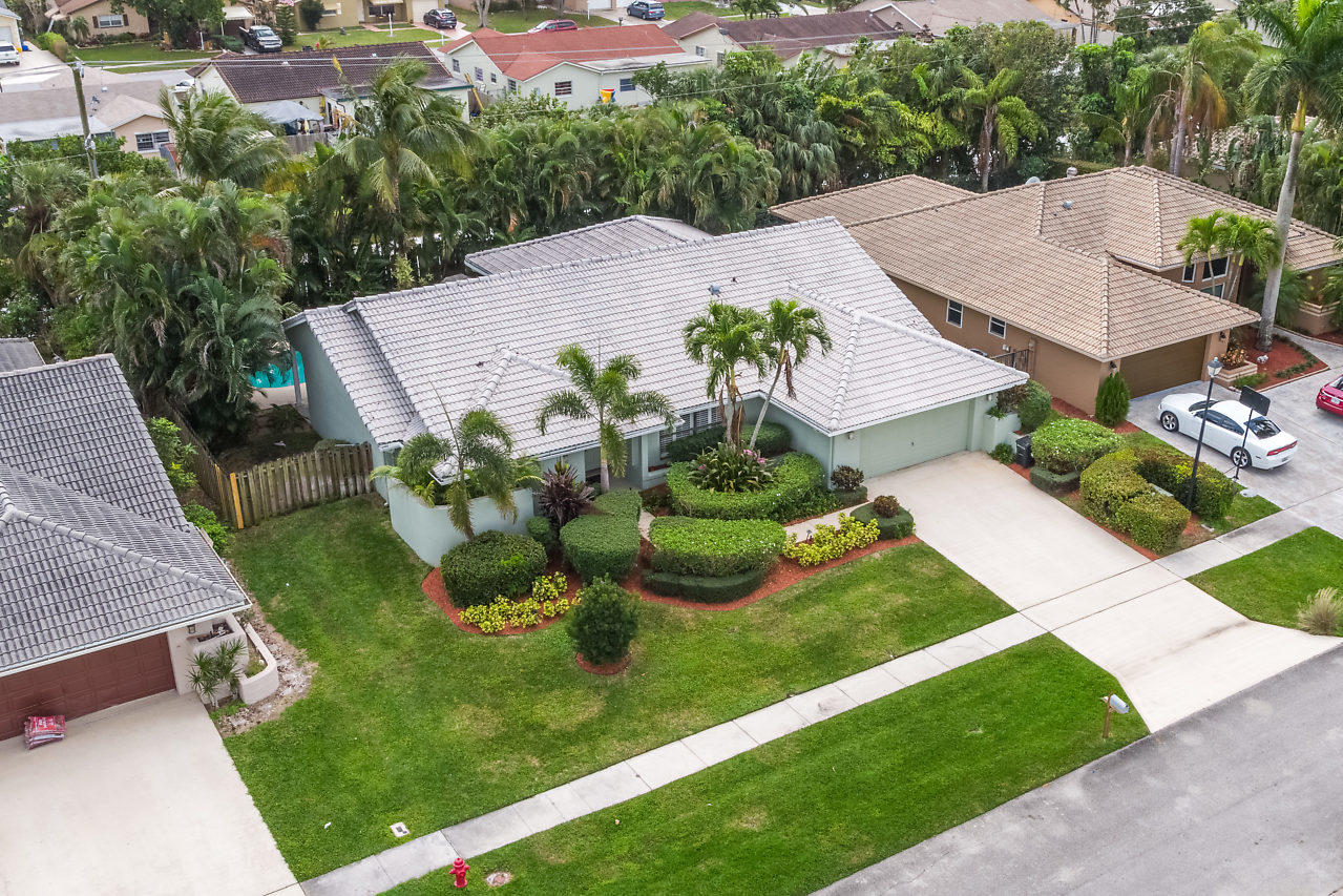 22449 Martella Avenue Boca Raton, FL 33433 - Photo 3 of 31 VIEW