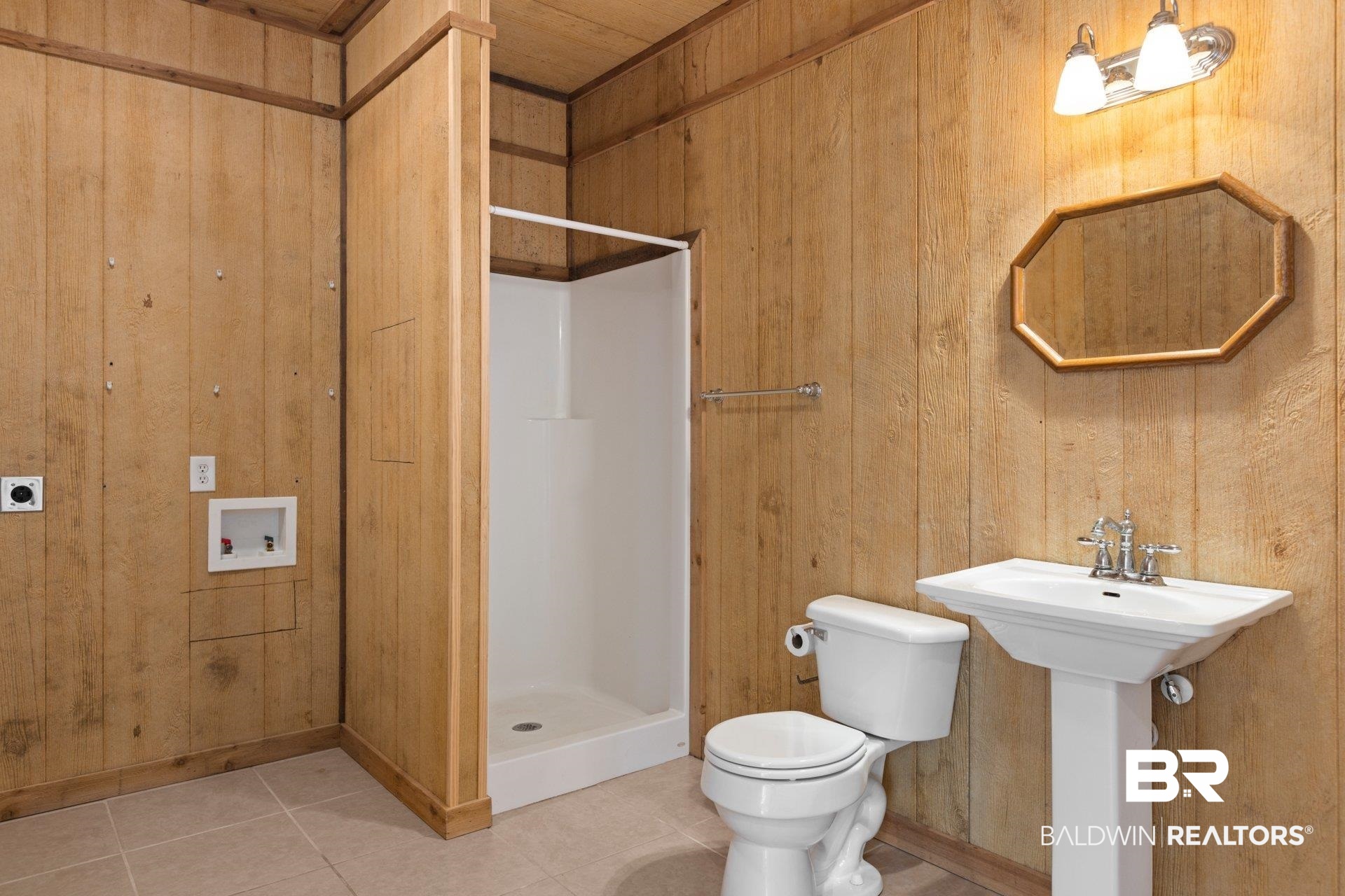 13750 County Road 26 Foley, AL 36535 - Photo 21 of 38 1st Floor Bathroom