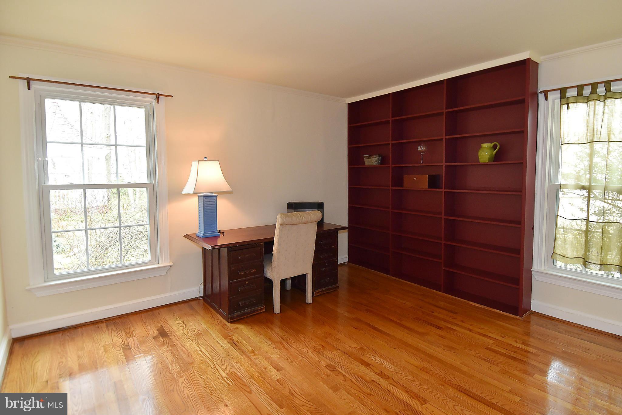 17939 Pond Road Ashton, MD 20861 - Photo 8 of 29 a view of a livingroom with furniture and wooden floor