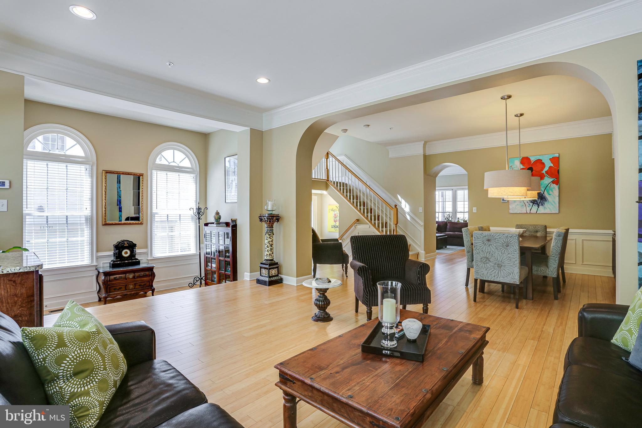 7678 Midtown Road Fulton, MD 20759 - Photo 4 of 67 Living Room with new blinds (2019).