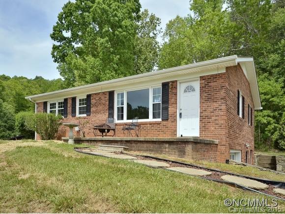 425 Rolling Hills Road Canton, NC 28716 - Photo 1 of 9