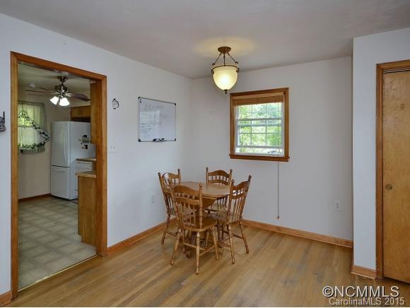425 Rolling Hills Road Canton, NC 28716 - Photo 4 of 9