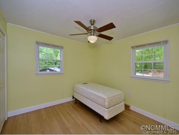 425 Rolling Hills Road Canton, NC 28716 - Photo 7 of 9