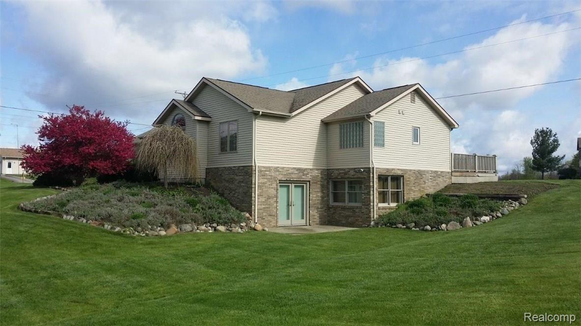 17201 Hickory Ridge Road Holly, MI 48442 - Photo 3 of 28 1-Exterior 3.jpg