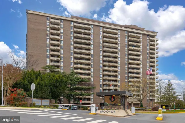 $389,000 | 1800 Old Meadow Road, Unit 419, McLean, VA 22102