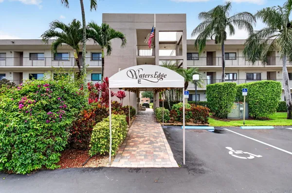 $282,000 | 5550 Witney Drive, Unit 209, Delray Beach, FL 33484