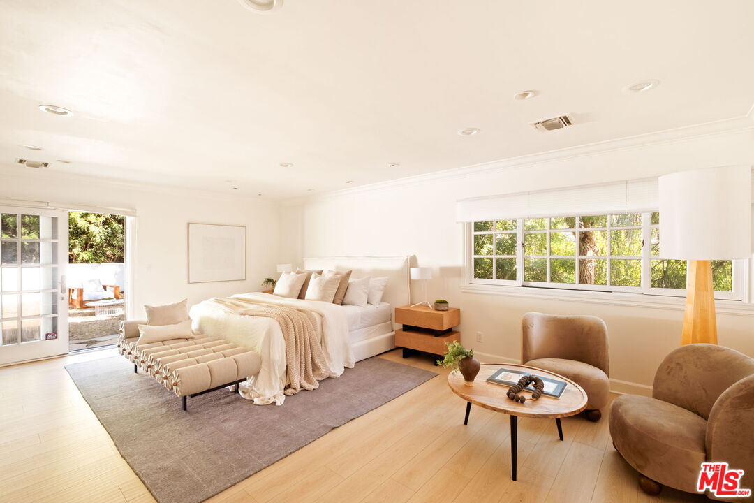 1132 Chantilly Road Los Angeles, CA 90077 - Photo 9 of 22 Gallery Image 9