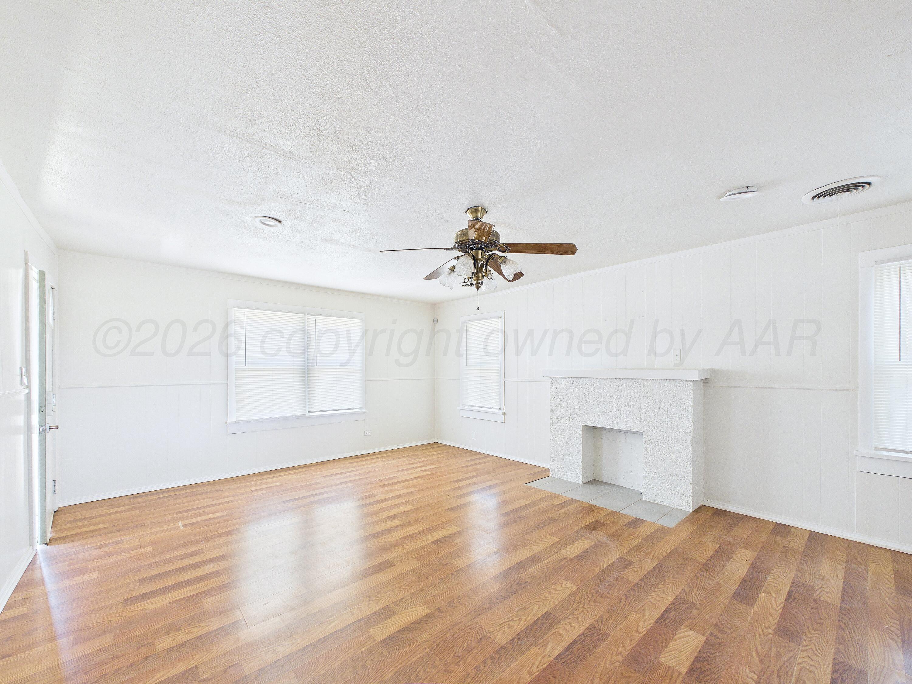 4011 South Polk Street Amarillo, TX 79110 - Photo 4 of 15 living room