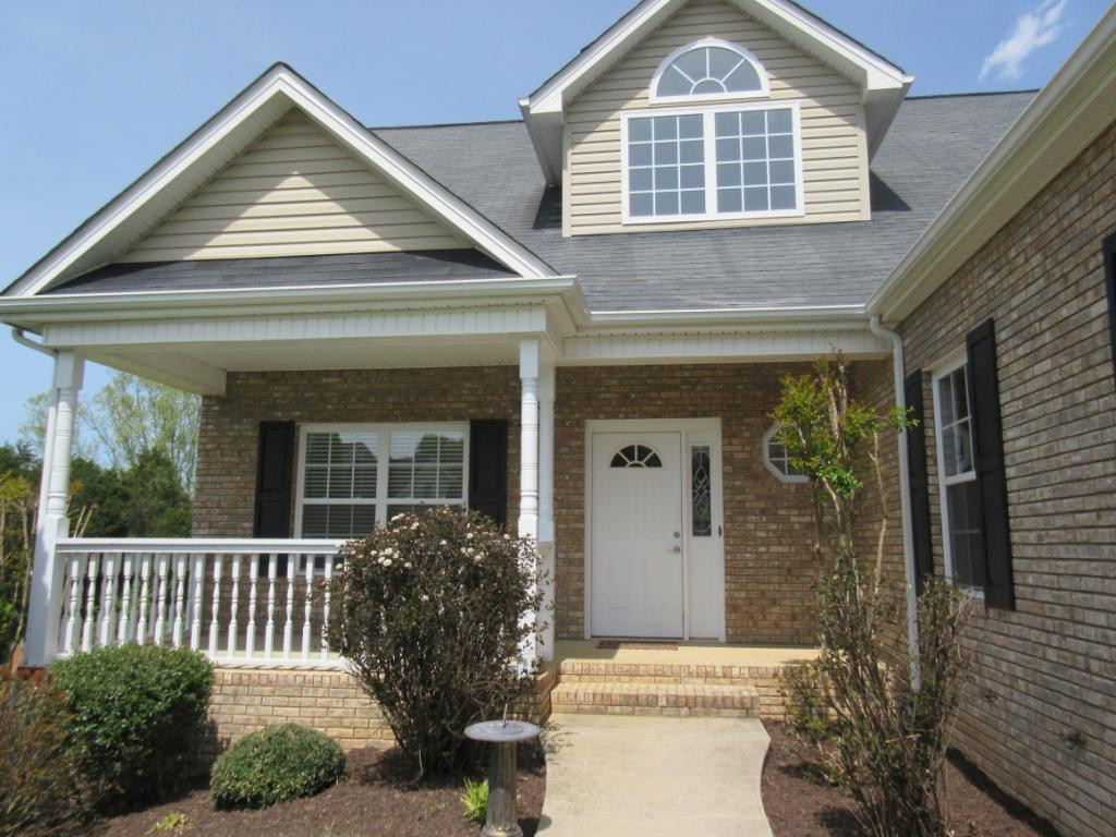 145 Rockingham Meadows Drive Johnson City, TN 37615 - Photo 2 of 17 Photo 2