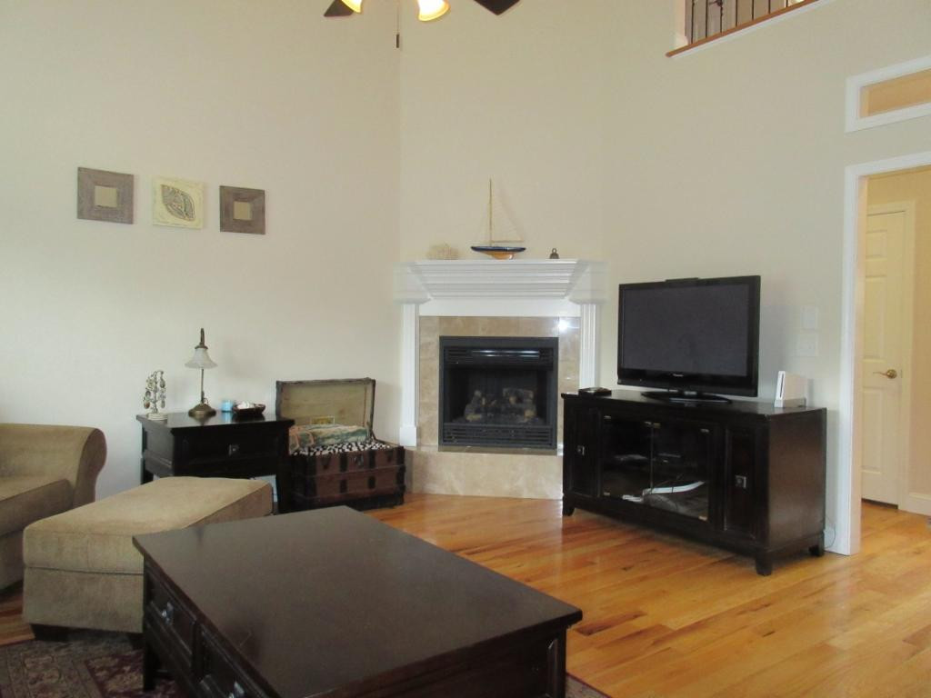 145 Rockingham Meadows Drive Johnson City, TN 37615 - Photo 4 of 17 Family Room with Firplace