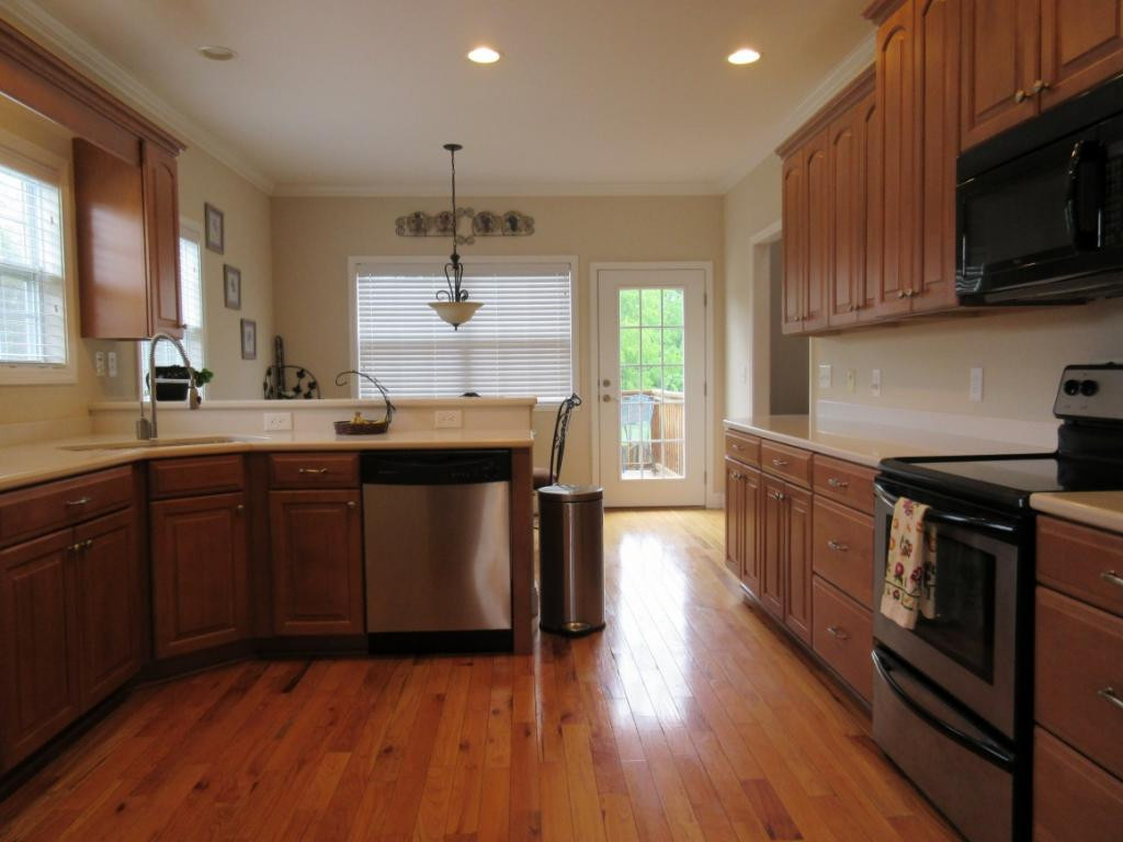 145 Rockingham Meadows Drive Johnson City, TN 37615 - Photo 5 of 17 Kitchen