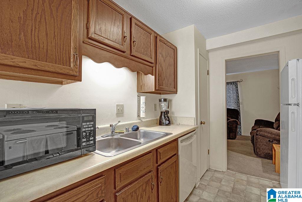 6185 Crest Green Road Birmingham, AL 35212 - Photo 4 of 18 Gallery Image 4
