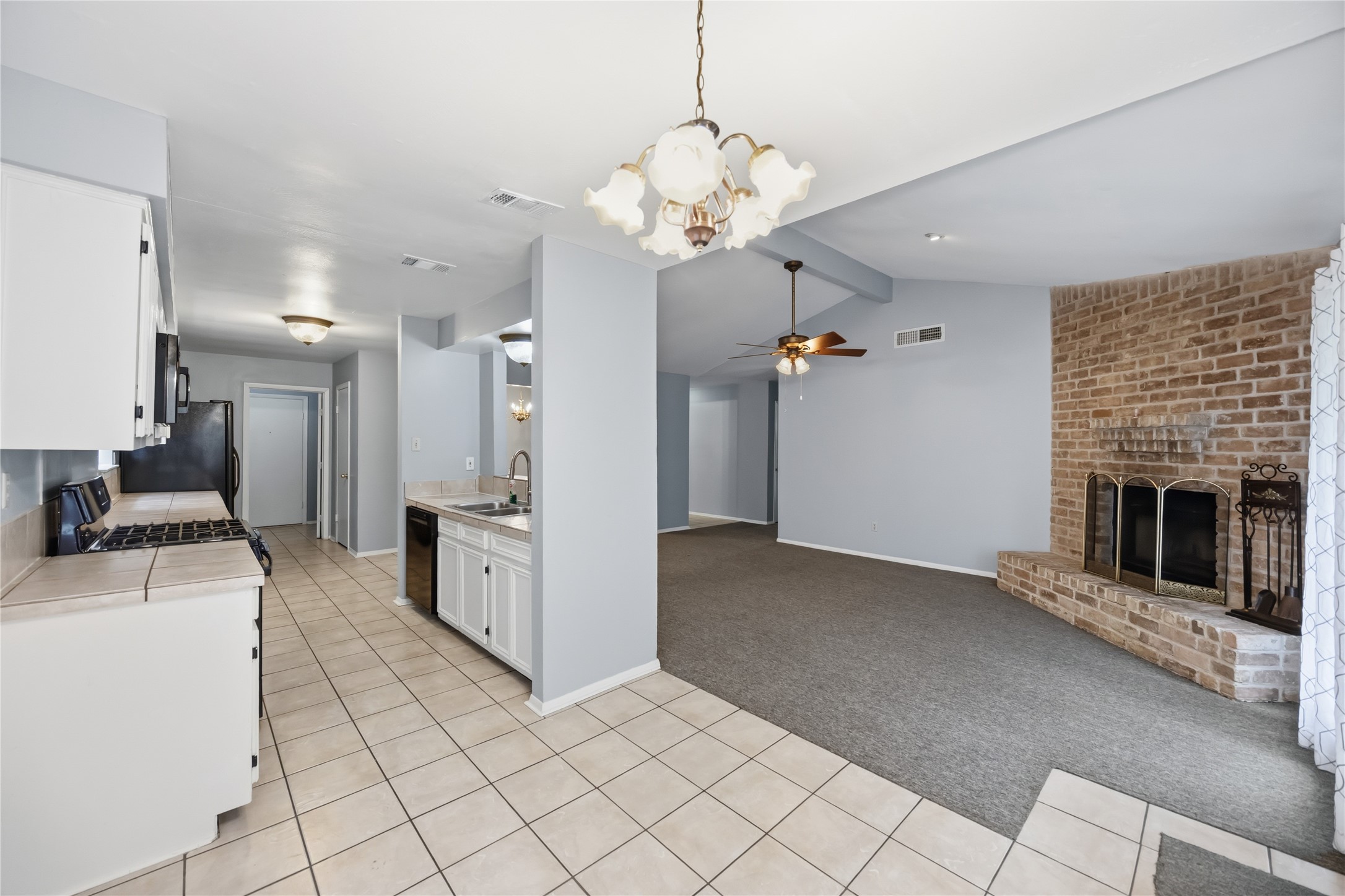 2907 West Greens Road Houston, TX 77067 - Photo 10 of 29 Dining Room