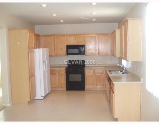 9682 Hawk Cliff Avenue Las Vegas, NV 89148 - Photo 3 of 12 Kitchen.