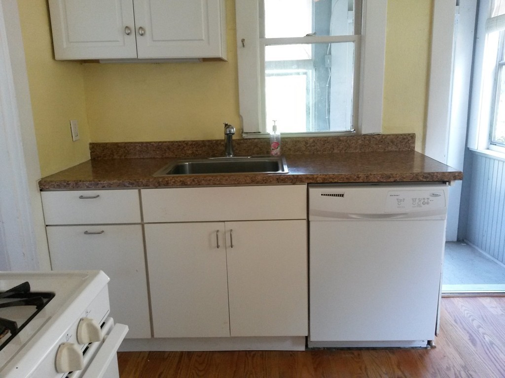 32 Ashmont Street Springfield, MA 01108 - Photo 11 of 30 Gallery Image 11