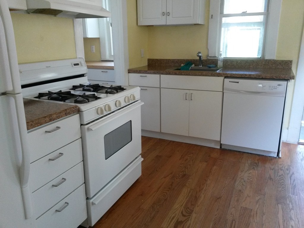 32 Ashmont Street Springfield, MA 01108 - Photo 12 of 30 Gallery Image 12