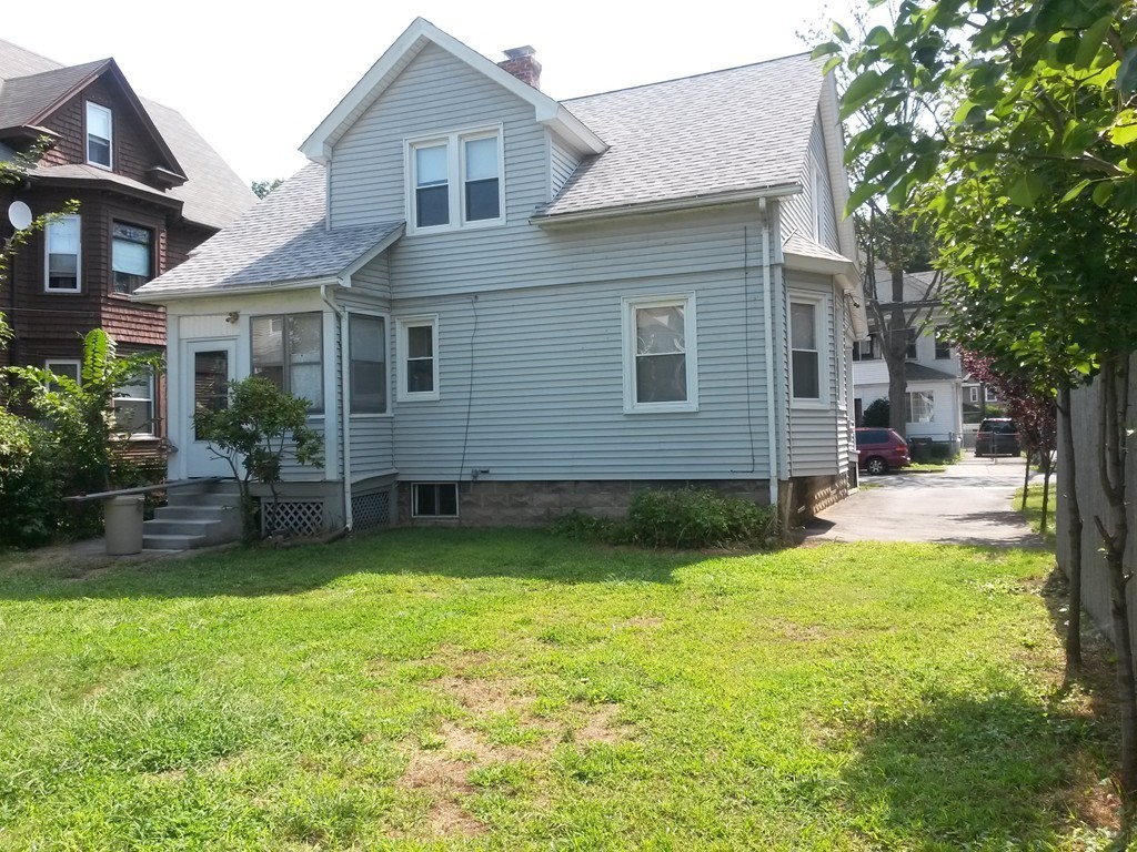32 Ashmont Street Springfield, MA 01108 - Photo 4 of 30 Gallery Image 4