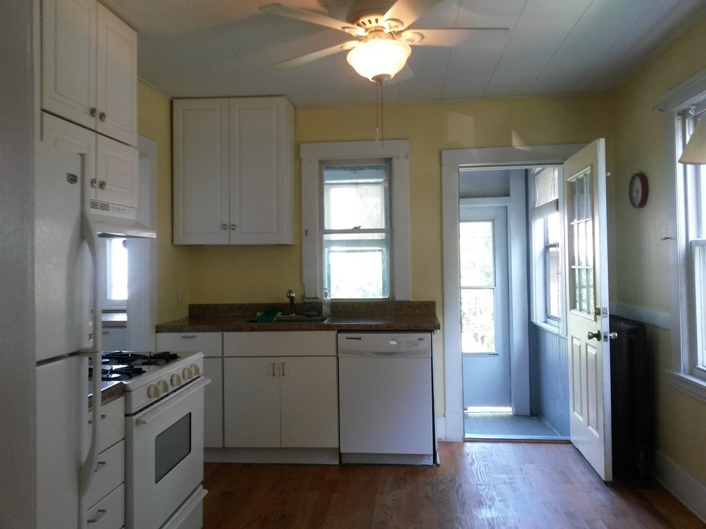 32 Ashmont Street Springfield, MA 01108 - Photo 10 of 30 Gallery Image 10