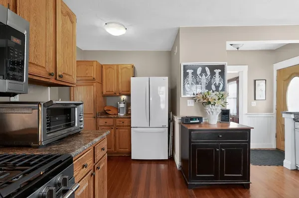 $899,900 | 28 Western Avenue, Hull, MA 02045