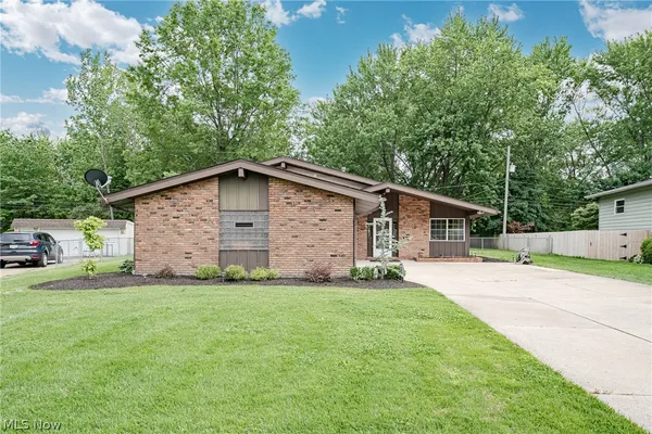 $325,000 | 23823 Beaumont Drive, North Olmsted, OH 44070