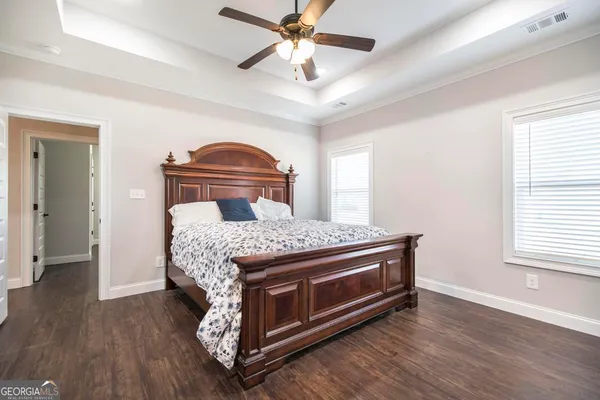 a view of back yard of the house