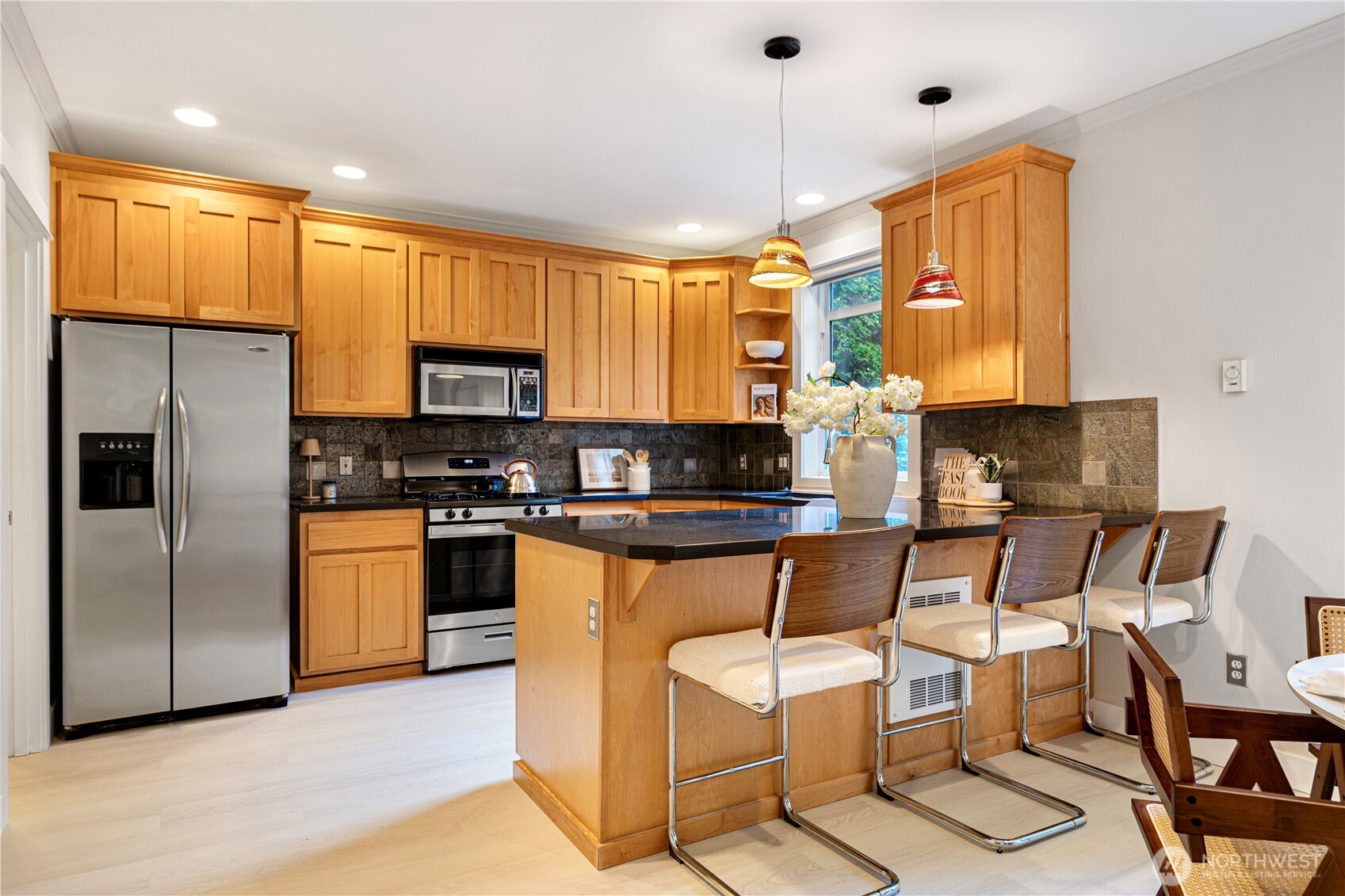 422 Federal Avenue East, Unit B Seattle, WA 98102 - Photo 11 of 25