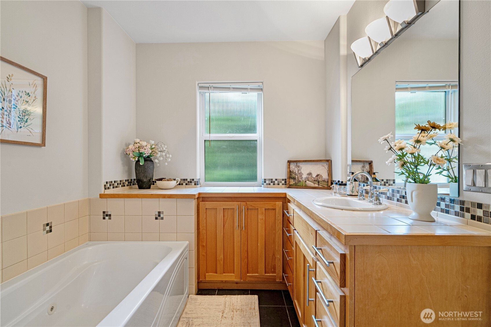 422 Federal Avenue East, Unit B Seattle, WA 98102 - Photo 19 of 25