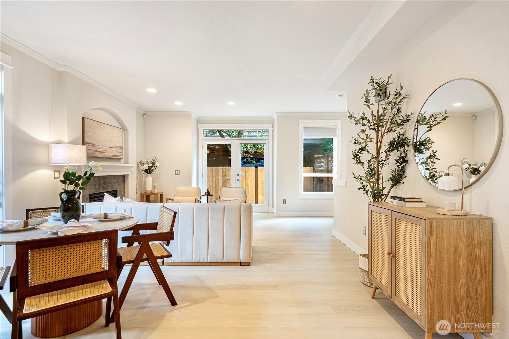 422 Federal Avenue East, Unit B Seattle, WA 98102 - Photo 9 of 25