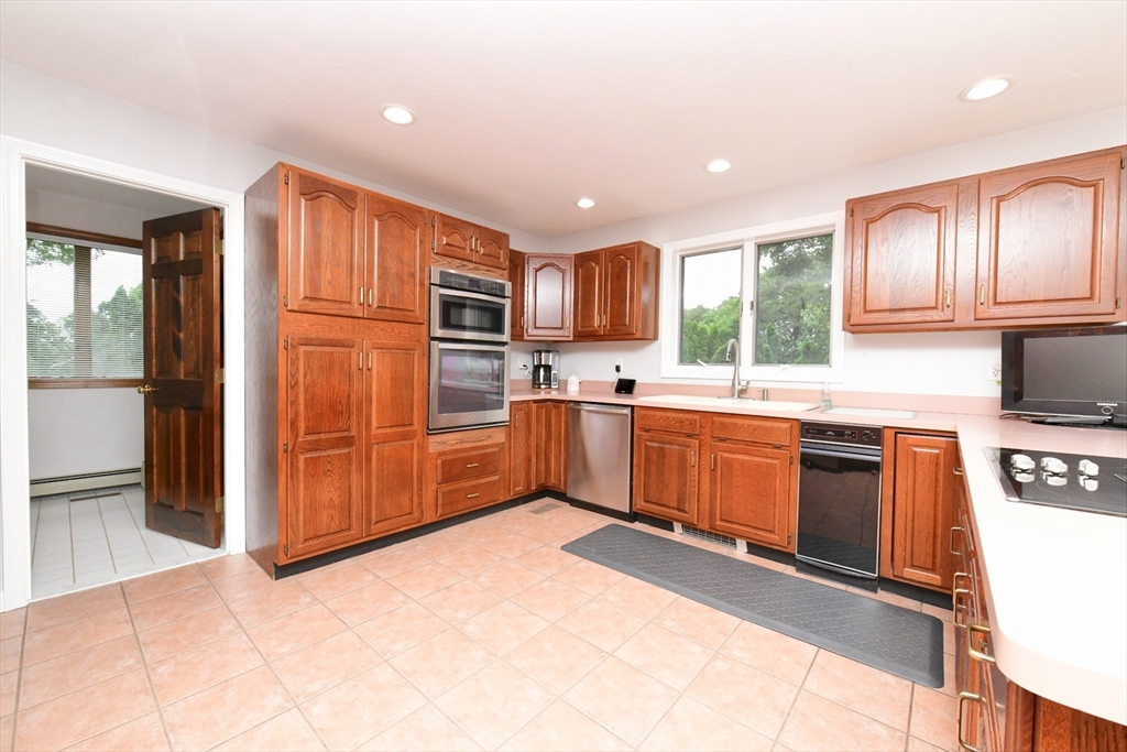 1 Homestead Road Bourne, MA 02562 - Photo 6 of 36