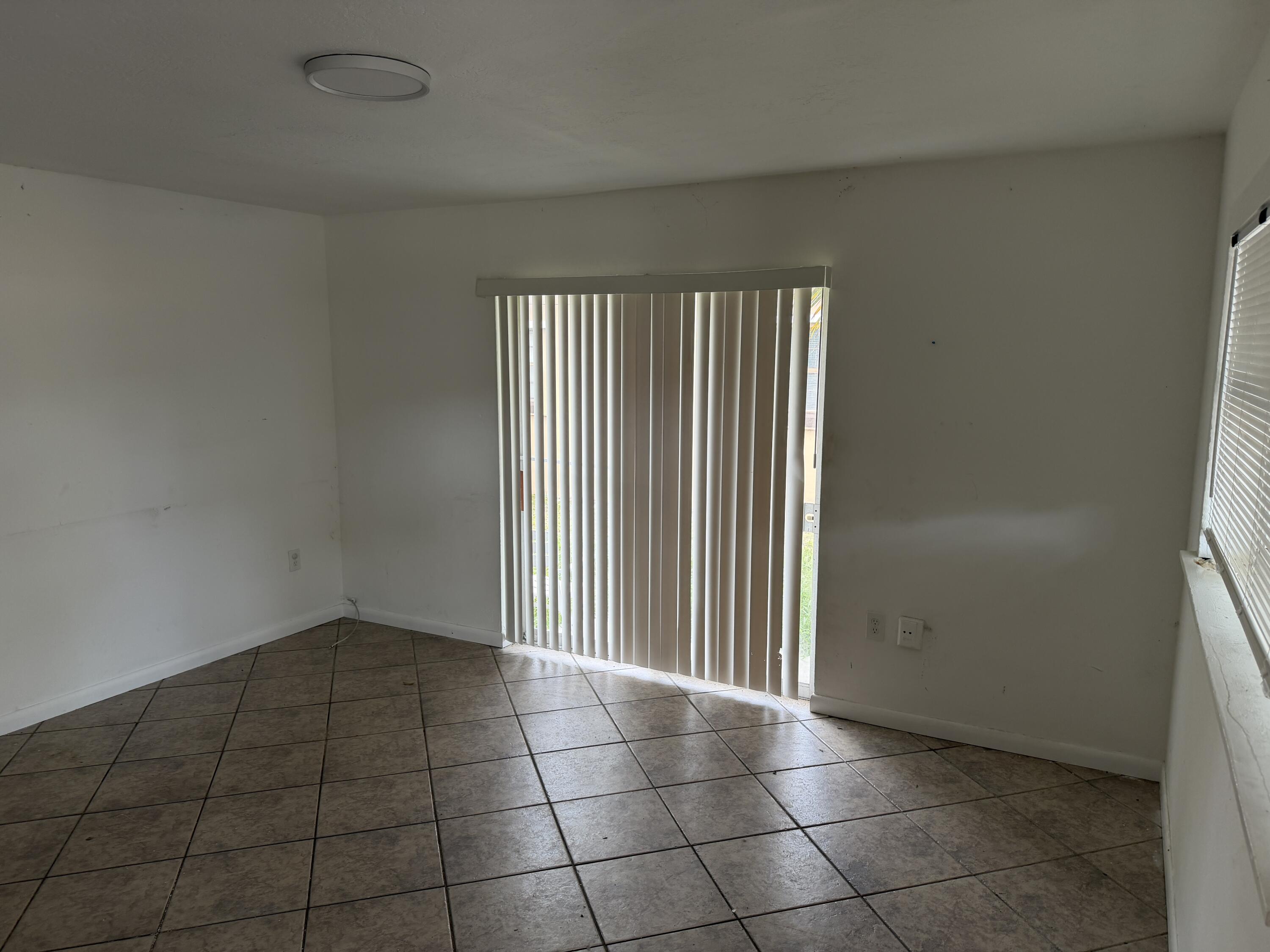 115 Maple Avenue Fort Pierce, FL 34982 - Photo 2 of 9 IMG_3002