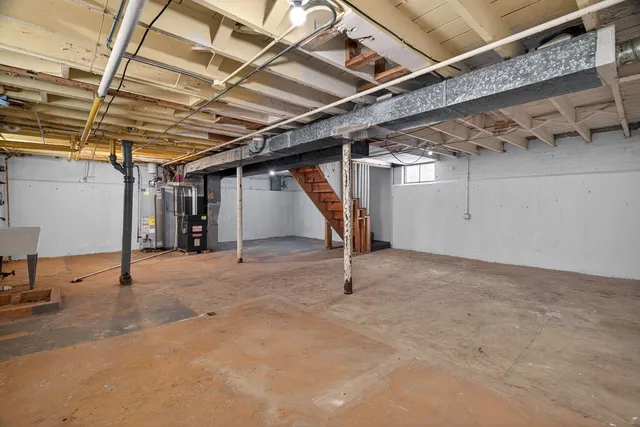 $2,100 | 27 164th Place, Calumet City, IL 60409