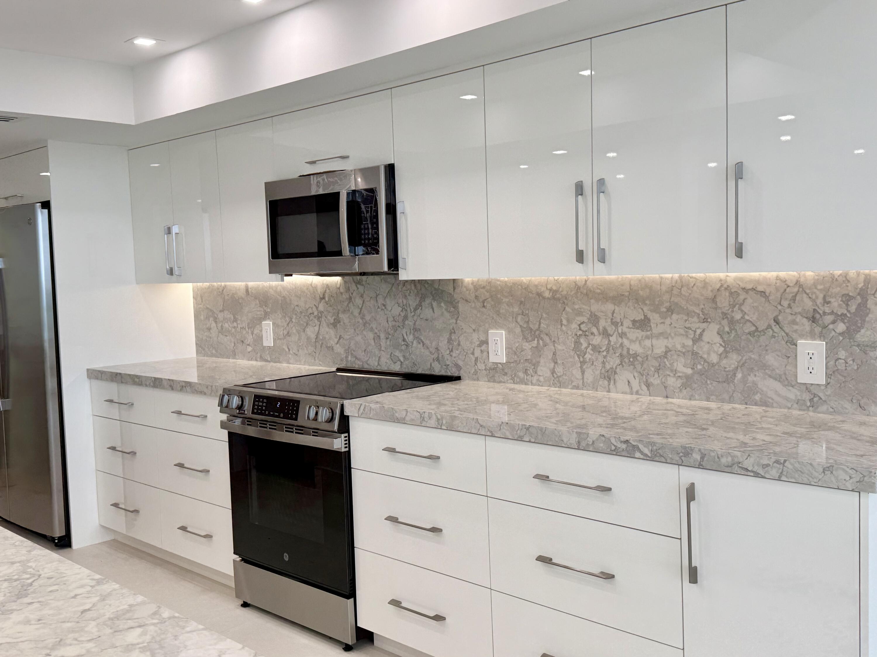 4201 North Ocean Boulevard Boca Raton, FL 33431 - Photo 2 of 39 Kitchen