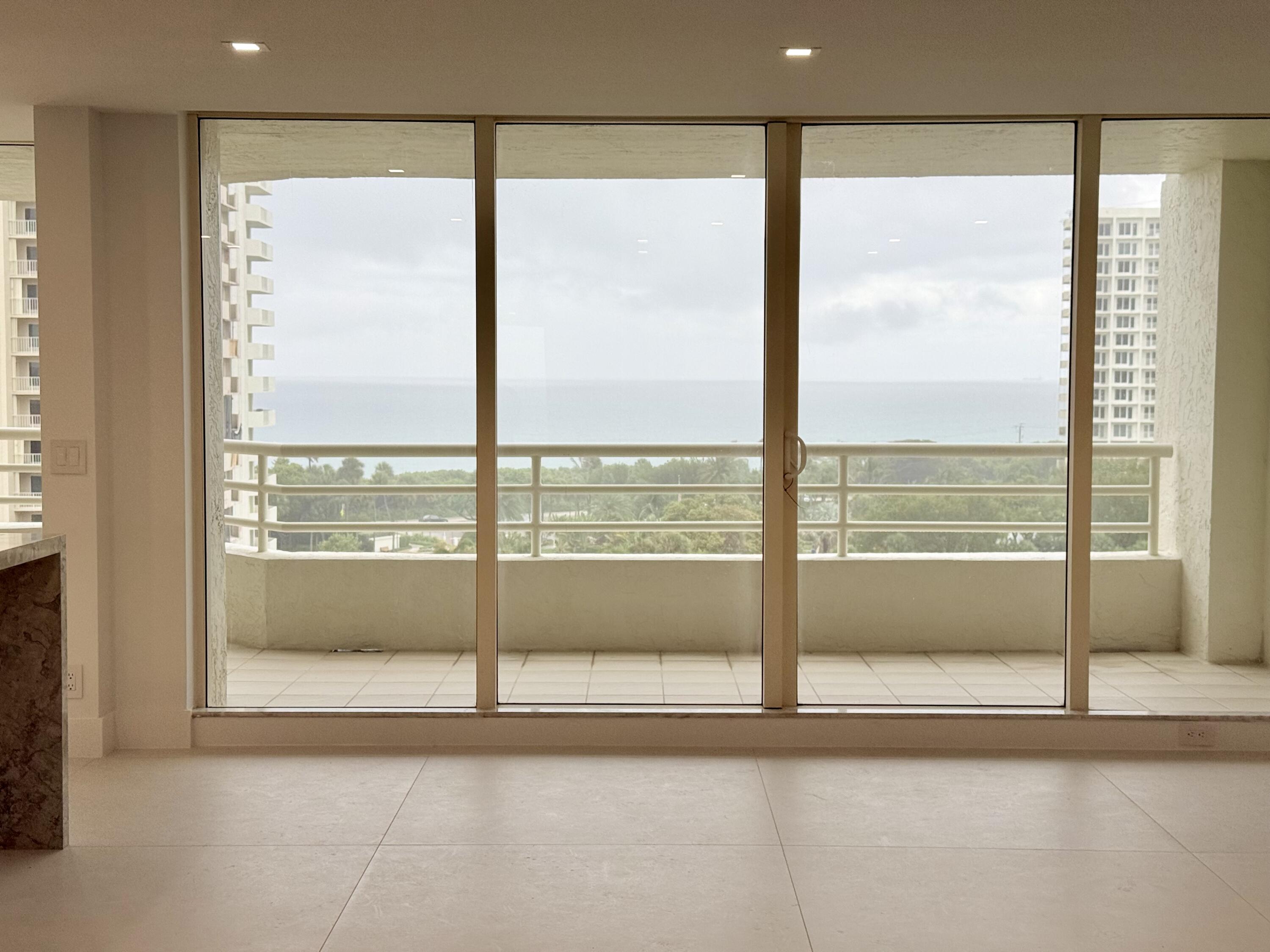 4201 North Ocean Boulevard Boca Raton, FL 33431 - Photo 26 of 39 Living Room