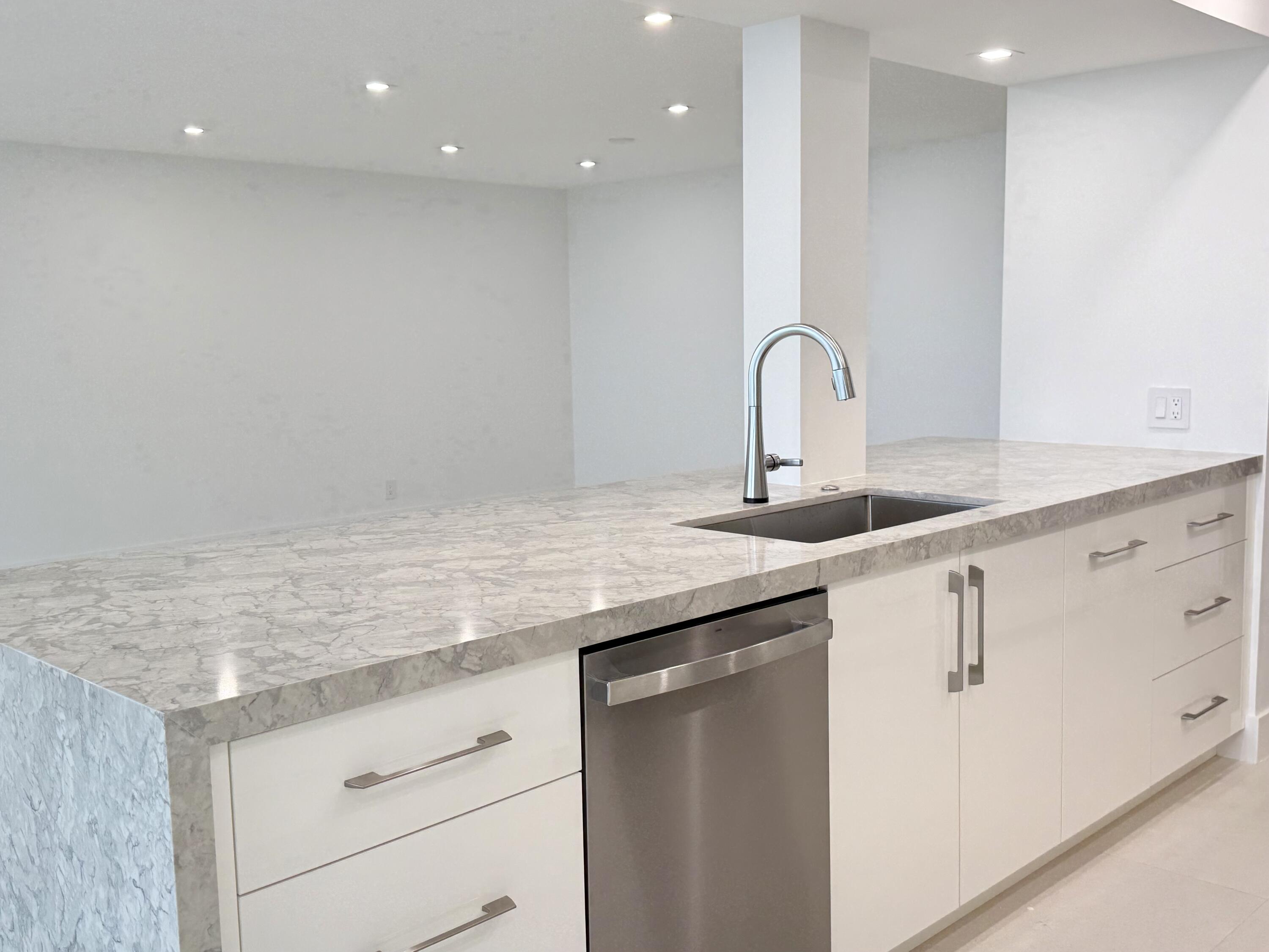 4201 North Ocean Boulevard Boca Raton, FL 33431 - Photo 4 of 39 Kitchen