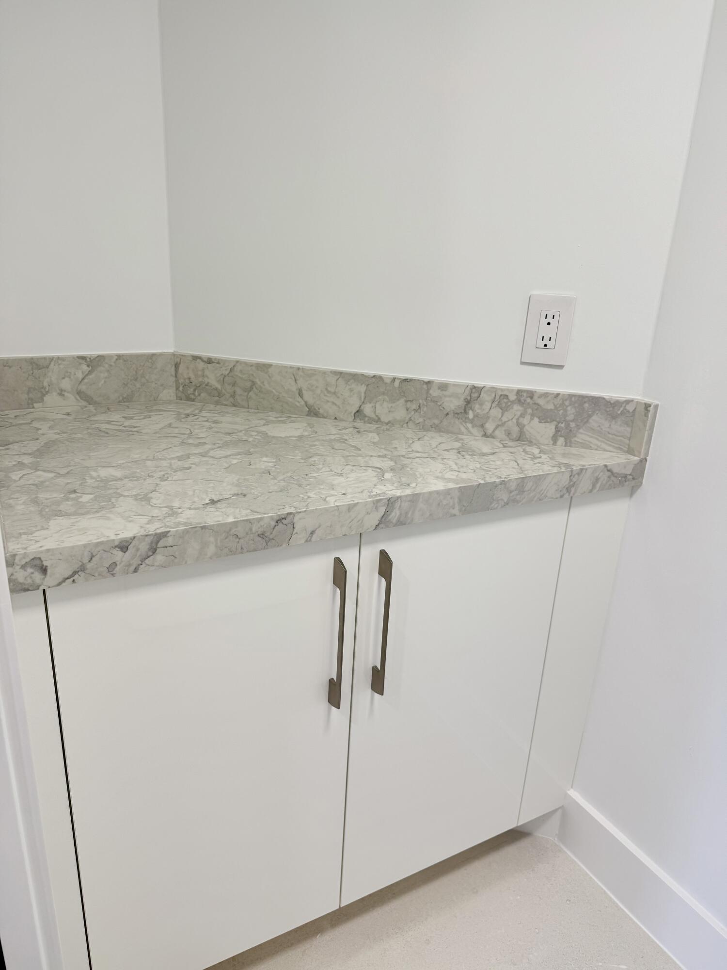 4201 North Ocean Boulevard Boca Raton, FL 33431 - Photo 7 of 39 Kitchen Cabinets