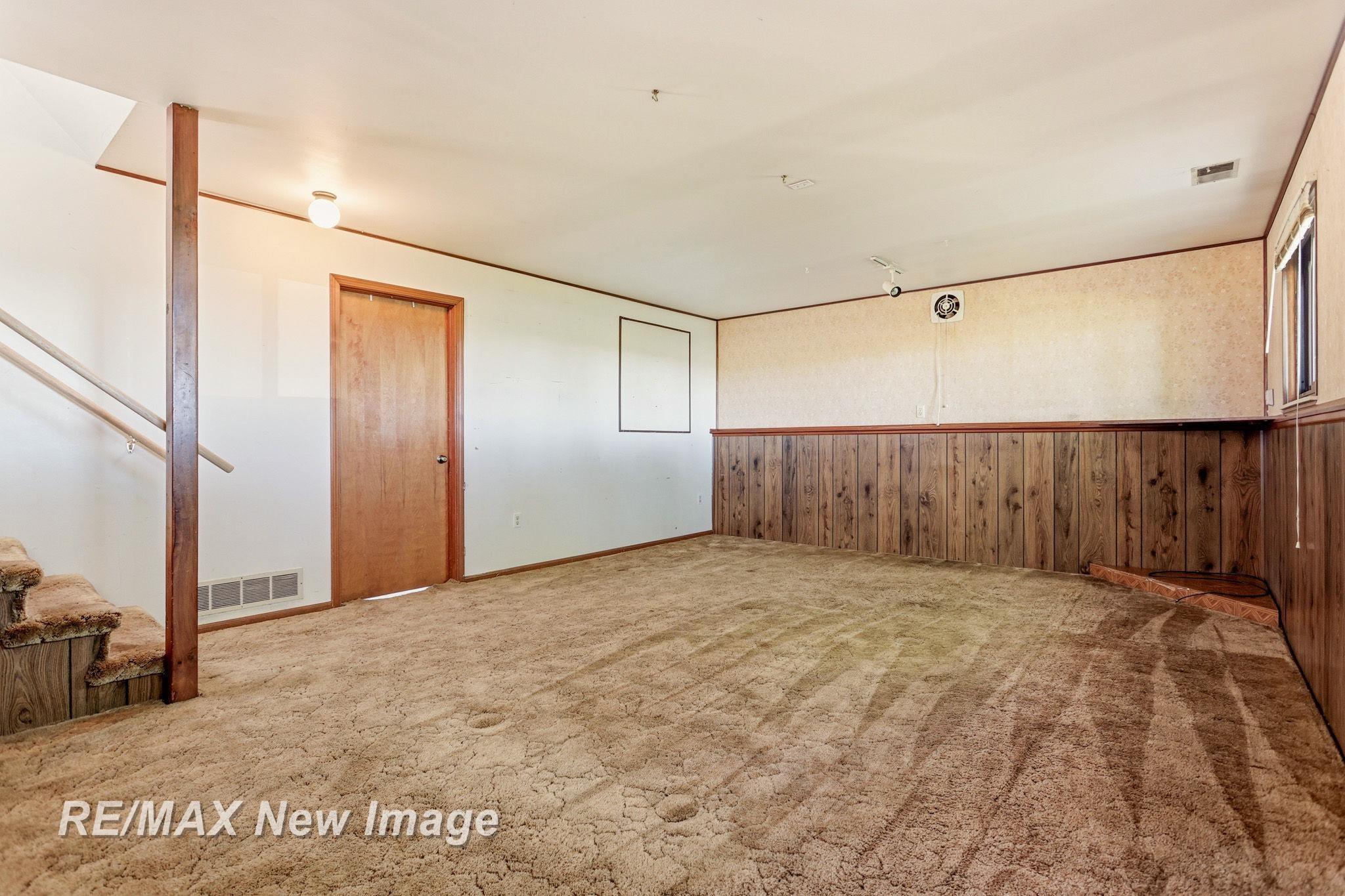 577 South Lincoln Road Bay City, MI 48708 - Photo 27 of 46
