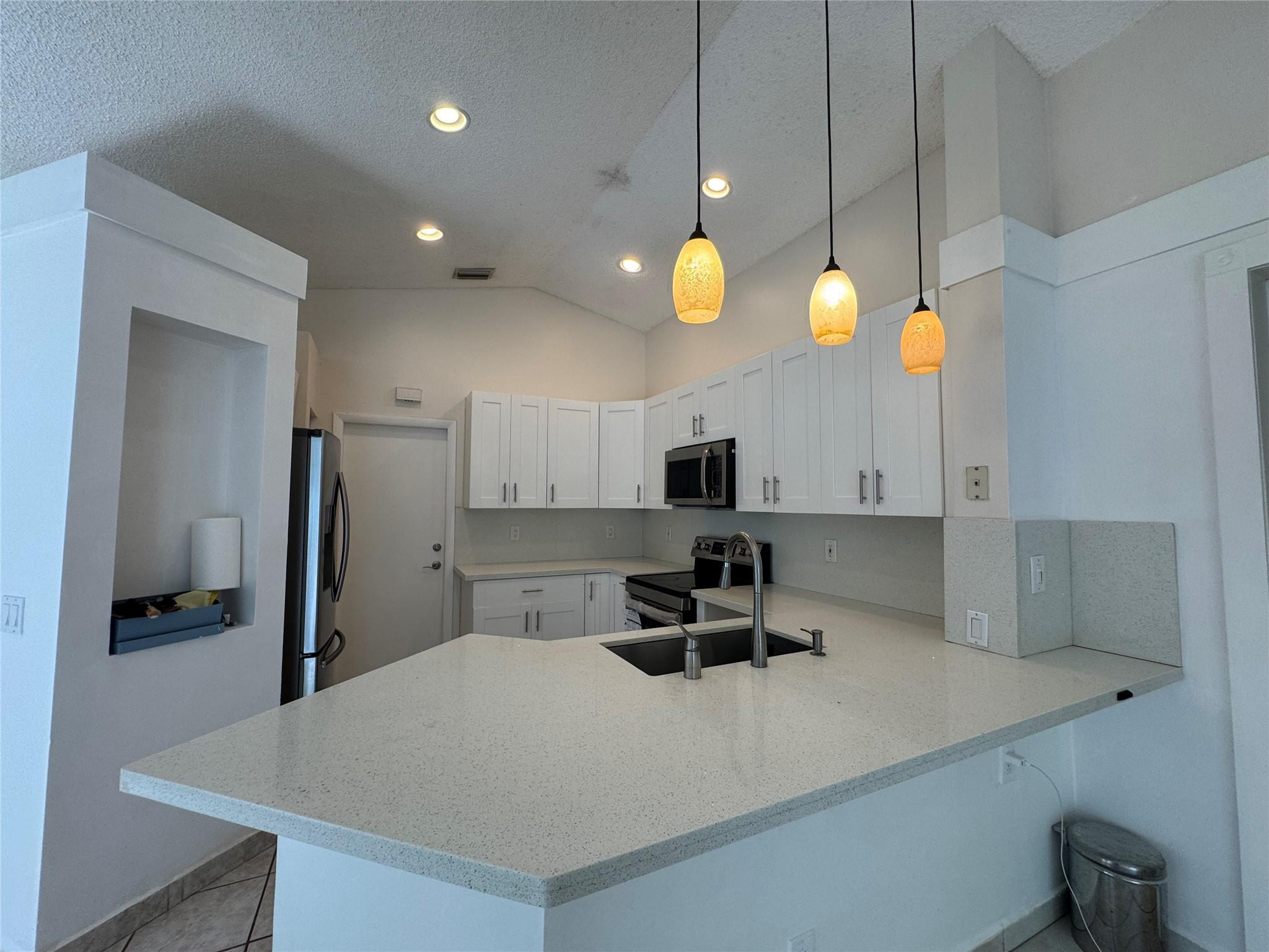 4077 Pine Ridge Lane Weston, FL 33331 - Photo 3 of 25 Photo 3