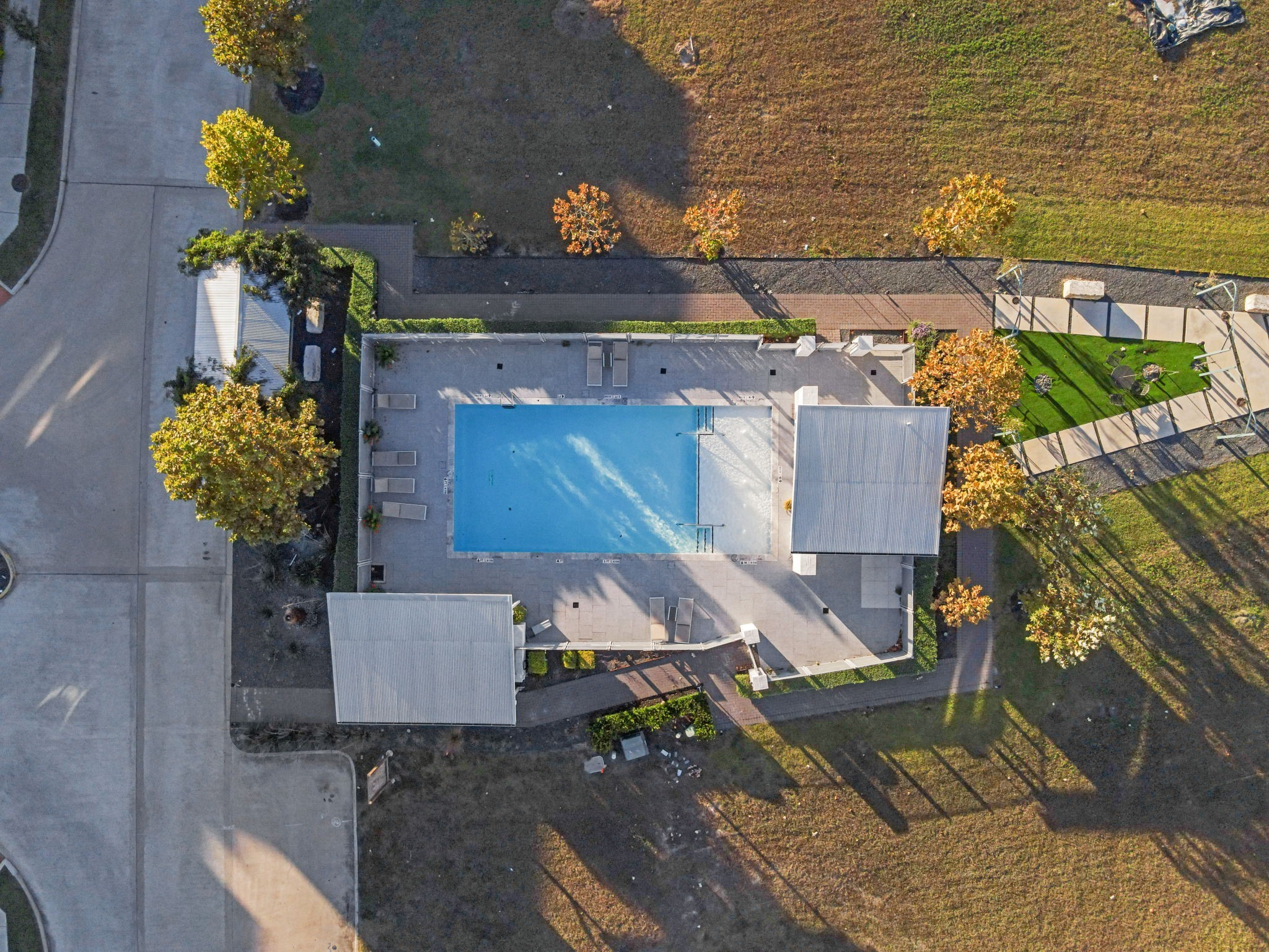 3302 Cardinal Crest Lane Houston, TX 77080 - Photo 45 of 46 a front view of a house with a garden