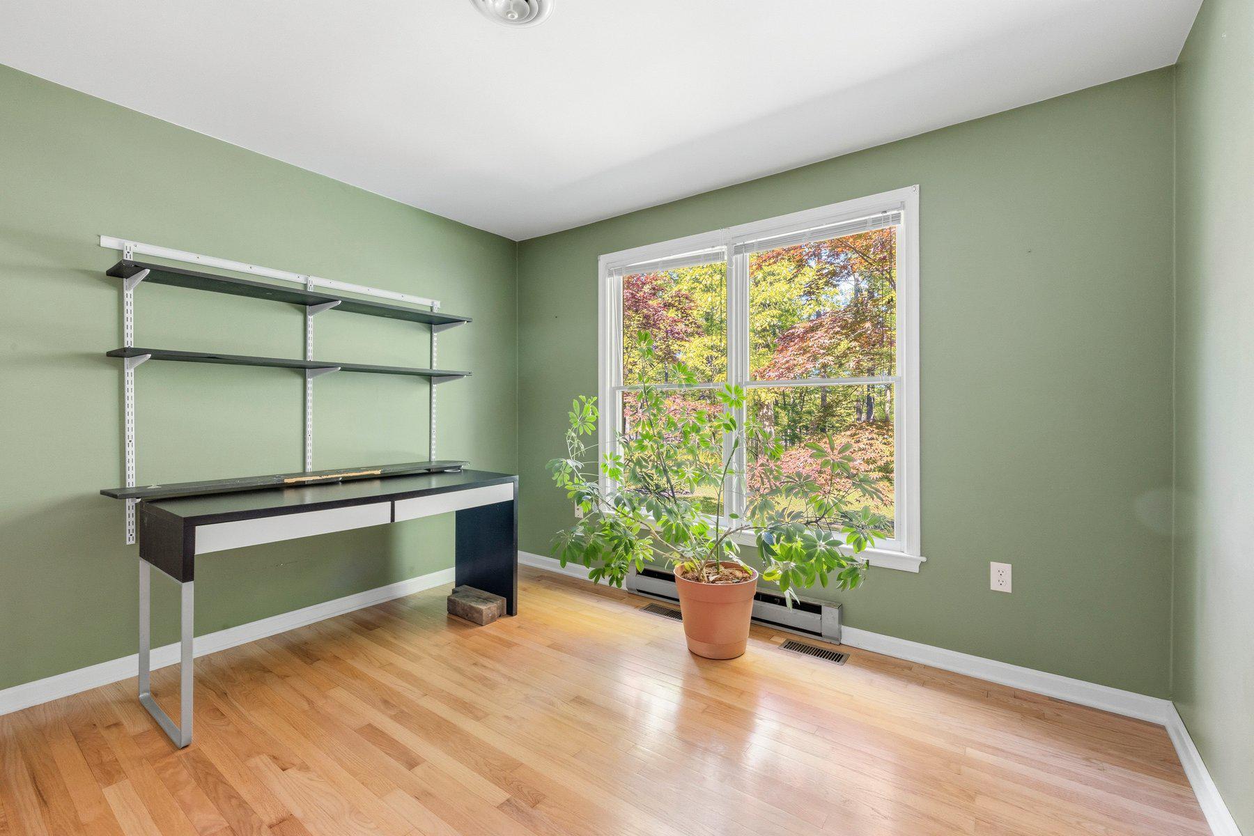 10820 Gambrill Park Road Frederick, MD 21702 - Photo 25 of 35 Third bedroom current owners use as office.