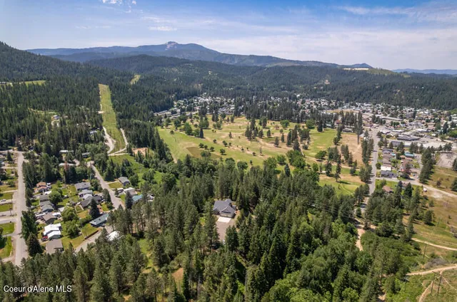 $779,999 | 608 Country Club Lane, Pinehurst, ID 83850