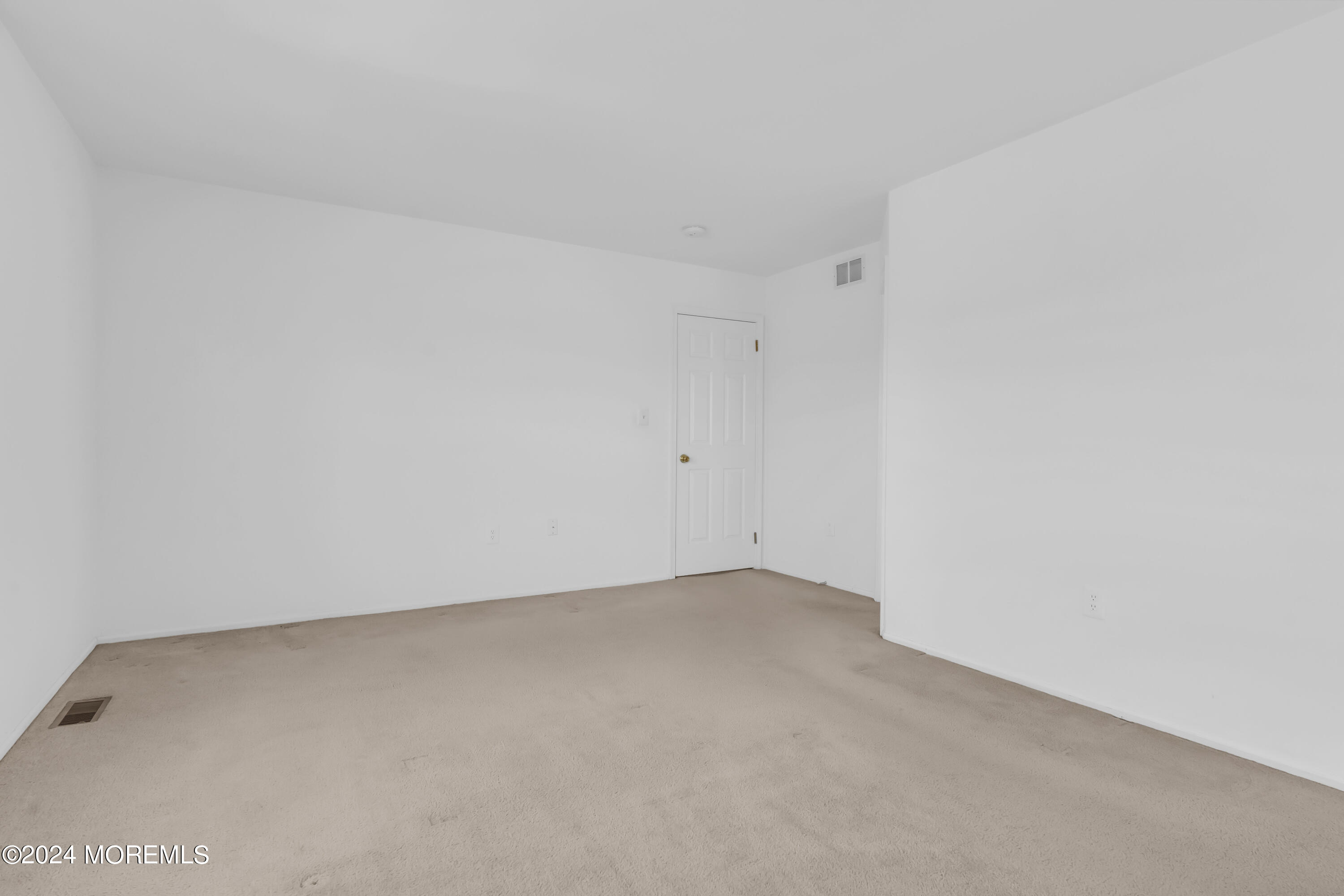 72 Ridge Place Freehold, NJ 07728 - Photo 25 of 34 029_dsc01280
