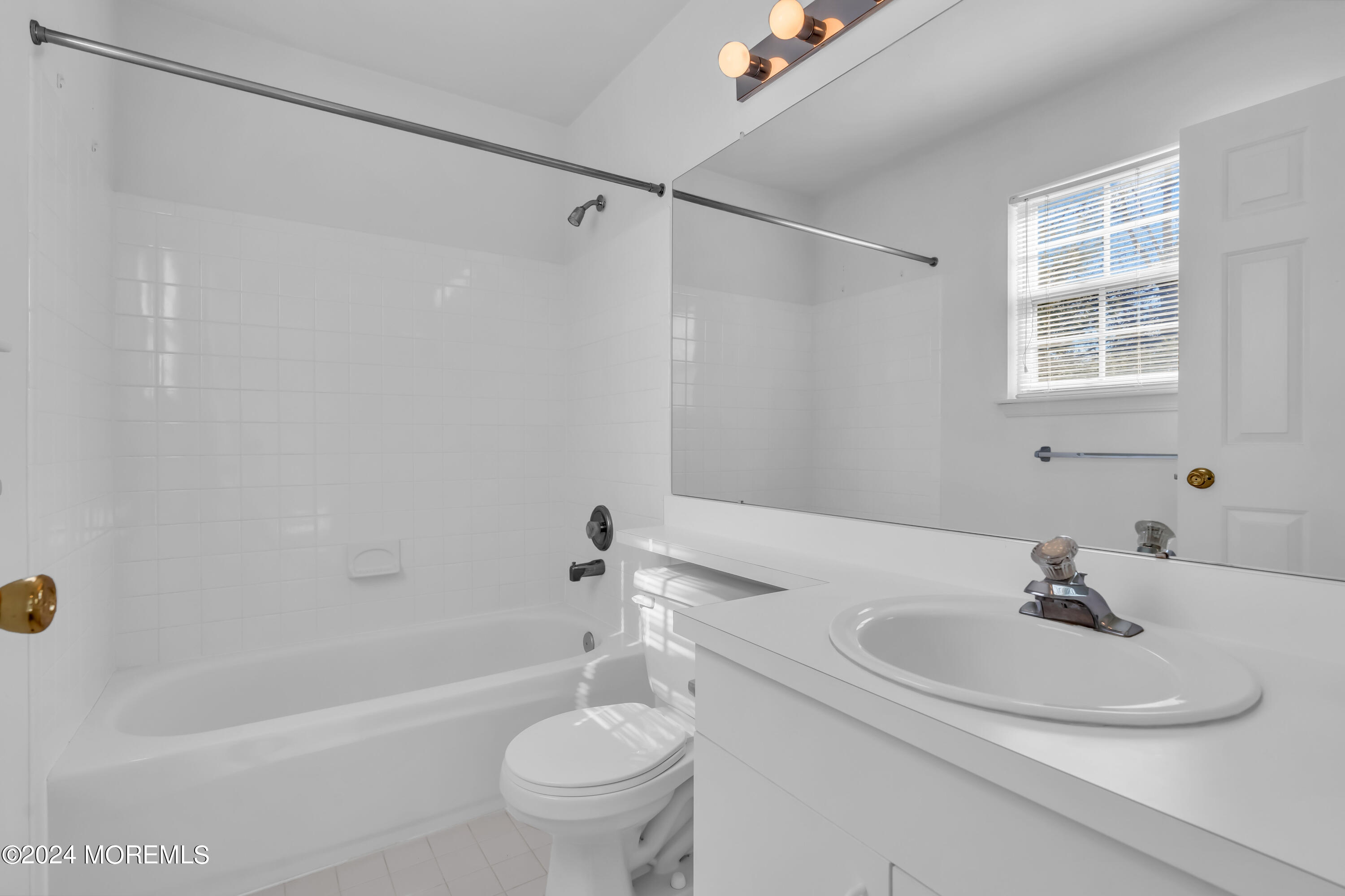 72 Ridge Place Freehold, NJ 07728 - Photo 28 of 34 034_dsc01305