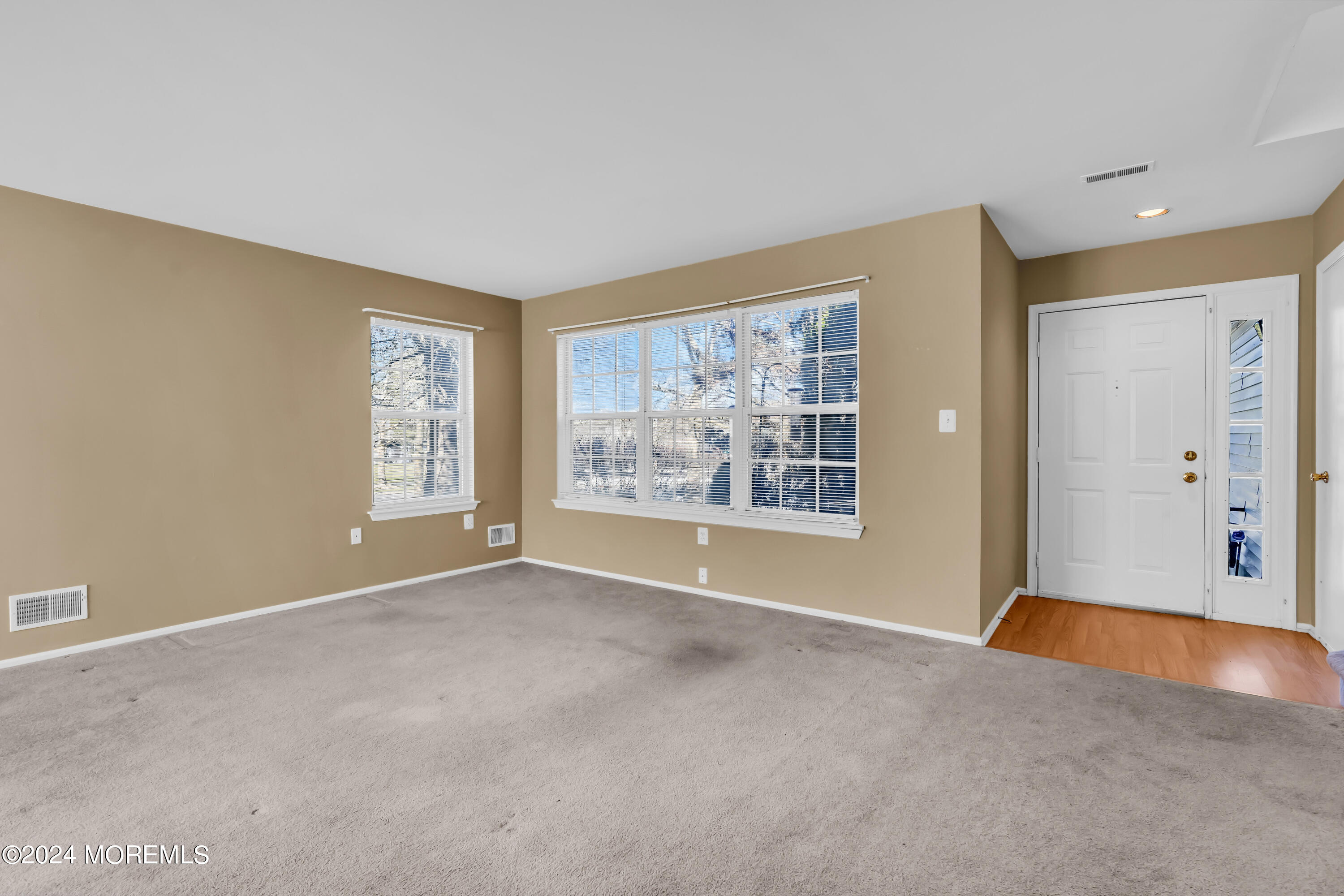 72 Ridge Place Freehold, NJ 07728 - Photo 10 of 34 009_dsc01180